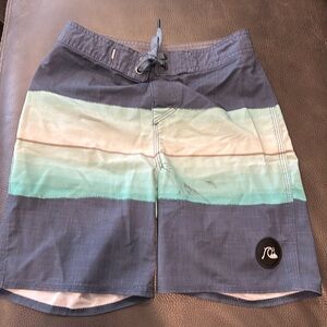 Boys Quiksilver Boardshorts Sz 24/8